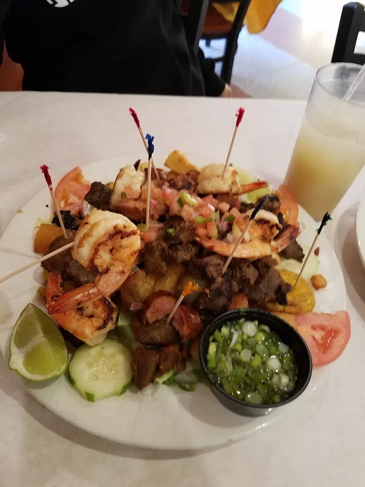 Pincho Hondureno Mixto